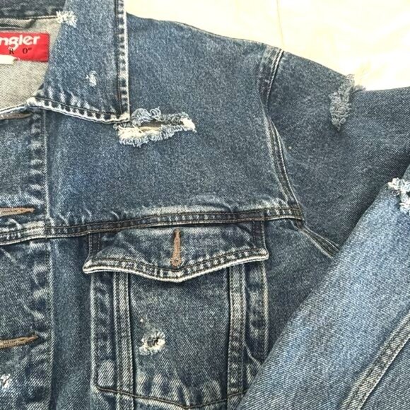 Vintage Wrangler Hero Distressed Cropped Denim Jacket With Raw Hem & Ripped Deta - Picture 4 of 11